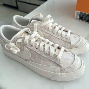 Authentic Women’s Nike W Blazer Low ‘77 SE Shoes Size 7.5 - Sail / Sesame